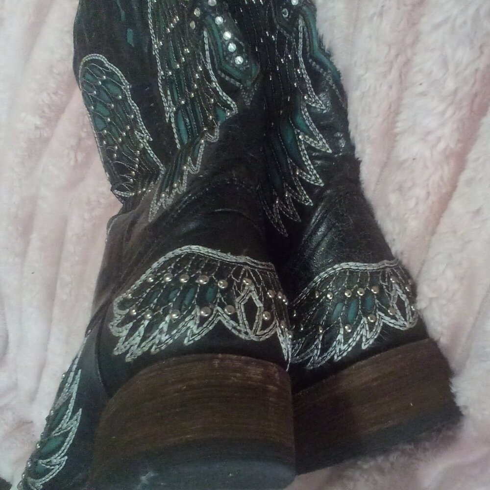 Corral Black w/Turquoise Wing Inlay & Crystal Studded Cross Heeled Boots Size: 7 - Picture 6 of 8